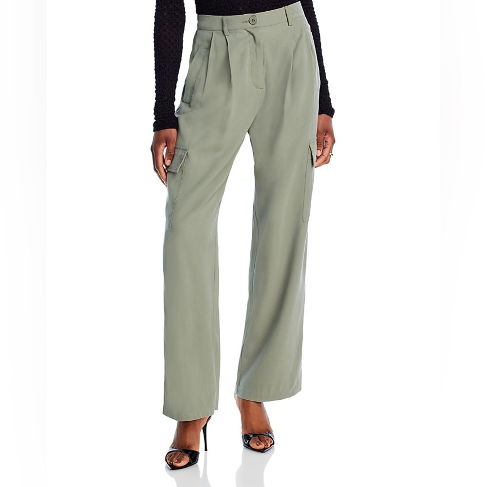 Bloomingdales Pleated Comfort Cargo Pants